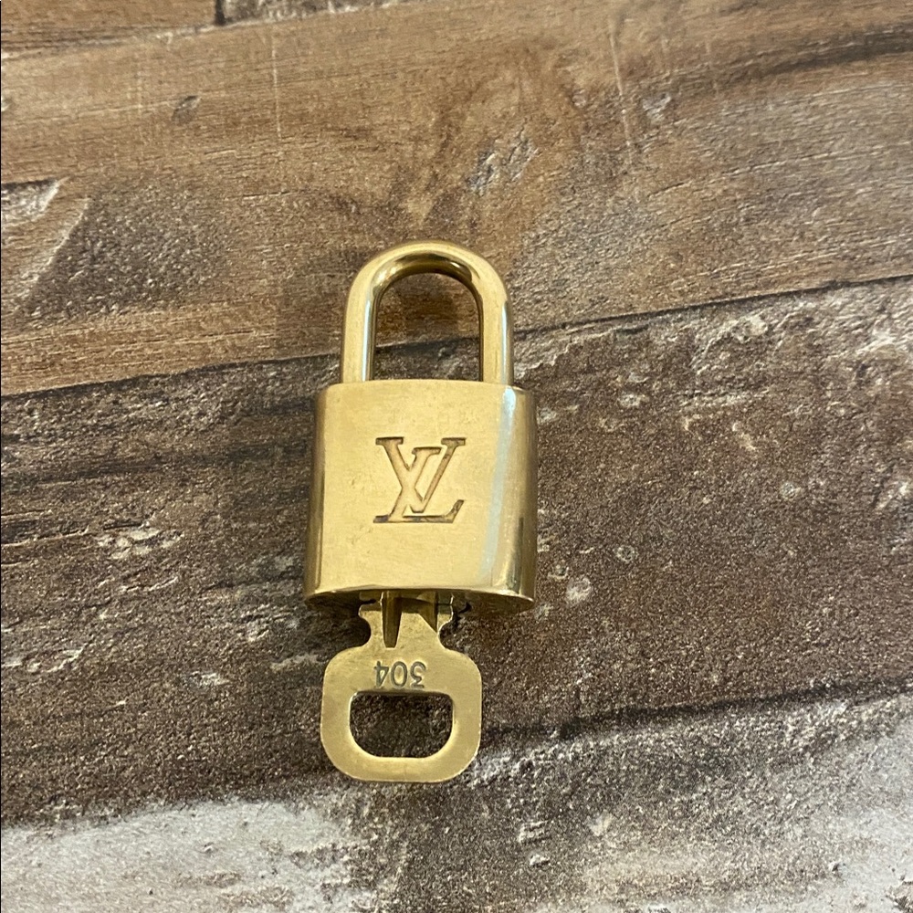 Louis Vuitton Lock with Key #304